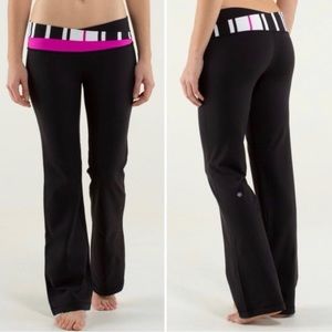 379 LULULEMON Astro Pant with Black Pink White Stripe